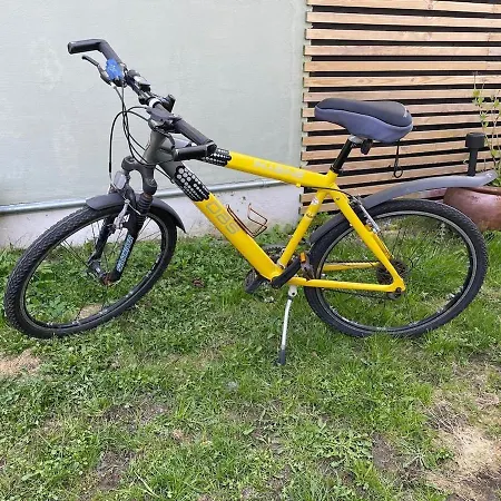 And Beautiful Sleeps 6 - 3 Bedrooms- *