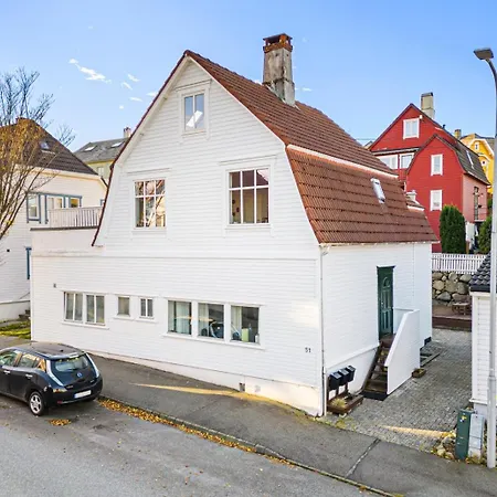 Apartmán And Beautiful Sleeps 6 - 3 Bedrooms- *