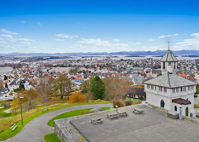 And Beautiful Sleeps 6 - 3 Bedrooms- Stavanger